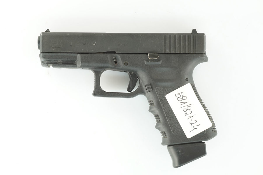 Glock, Gen3, Mod. 19, 9mm Luger, #CUA380, §B (821-24)