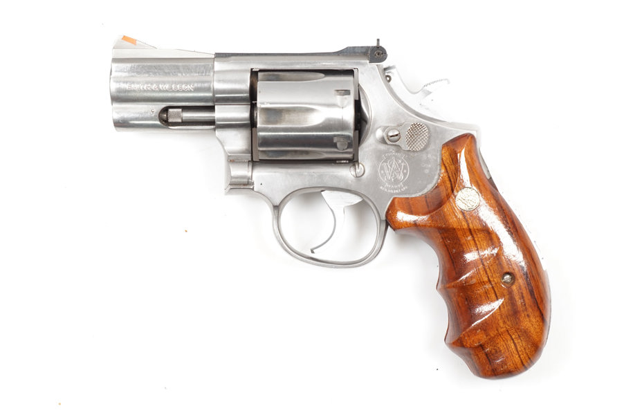 Smith & Wesson, Mod. 686, .357 Mag., #AYUO358, §B (4123-24)