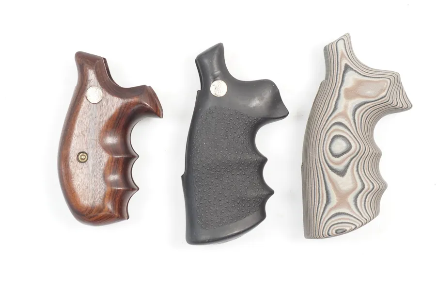 Konvolut Revolver-Griffschalen