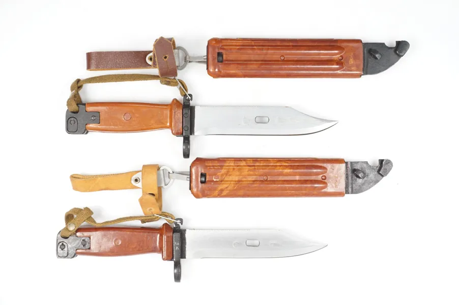 Konvolut Bajonette, AK47, 2 Stk