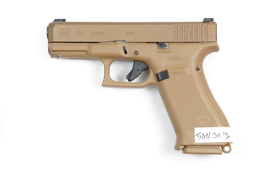 Glock, Gen5, Mod. 19X, 9mm Luger, #CDSY613, §B (3193-25)