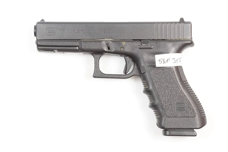 Glock, Gen3, Mod. 17, 9mm Luger, #ESM390, §B (3173-25)