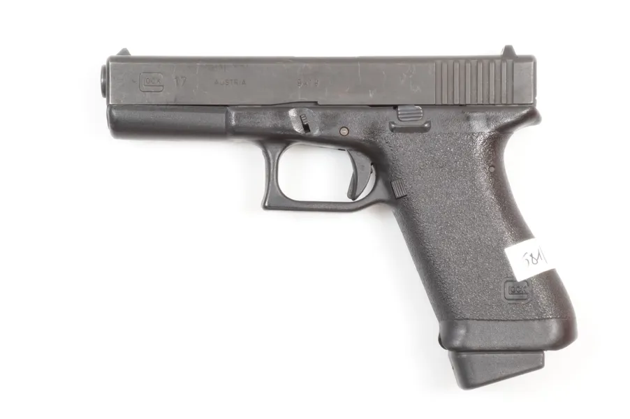 Glock, Gen1, Mod. 17, 9mm Luger, #BF013, §B (3145-25)