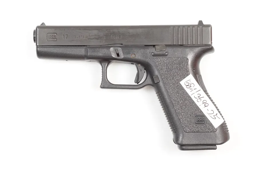 Glock, Gen2, Mod. 17, 9mm Luger, #PA495, §B (3699-25)