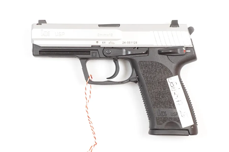 Heckler & Koch, Mod. USP, 9mm Luger, #24-051128, §B (2977-25)